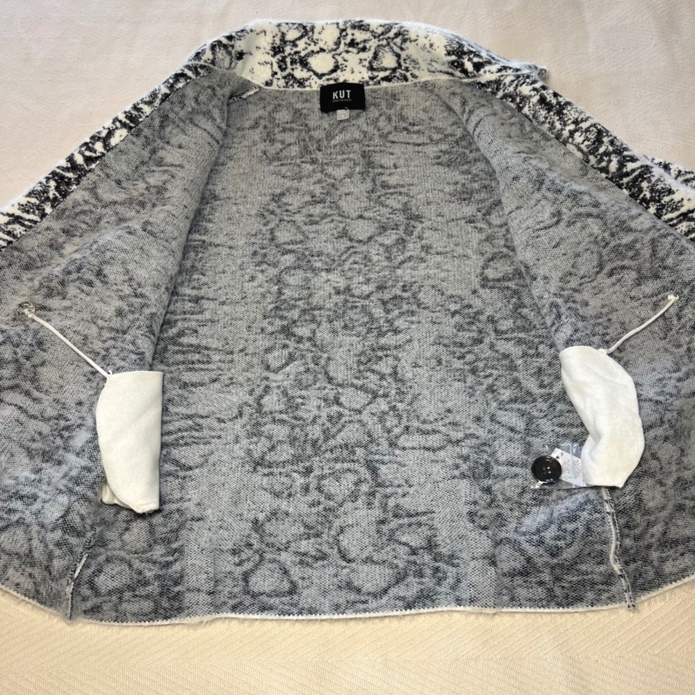KUT from the Kloth Snakeskin Eyelash Knit Double Breasted Jacket Small - Picture 4 of 9